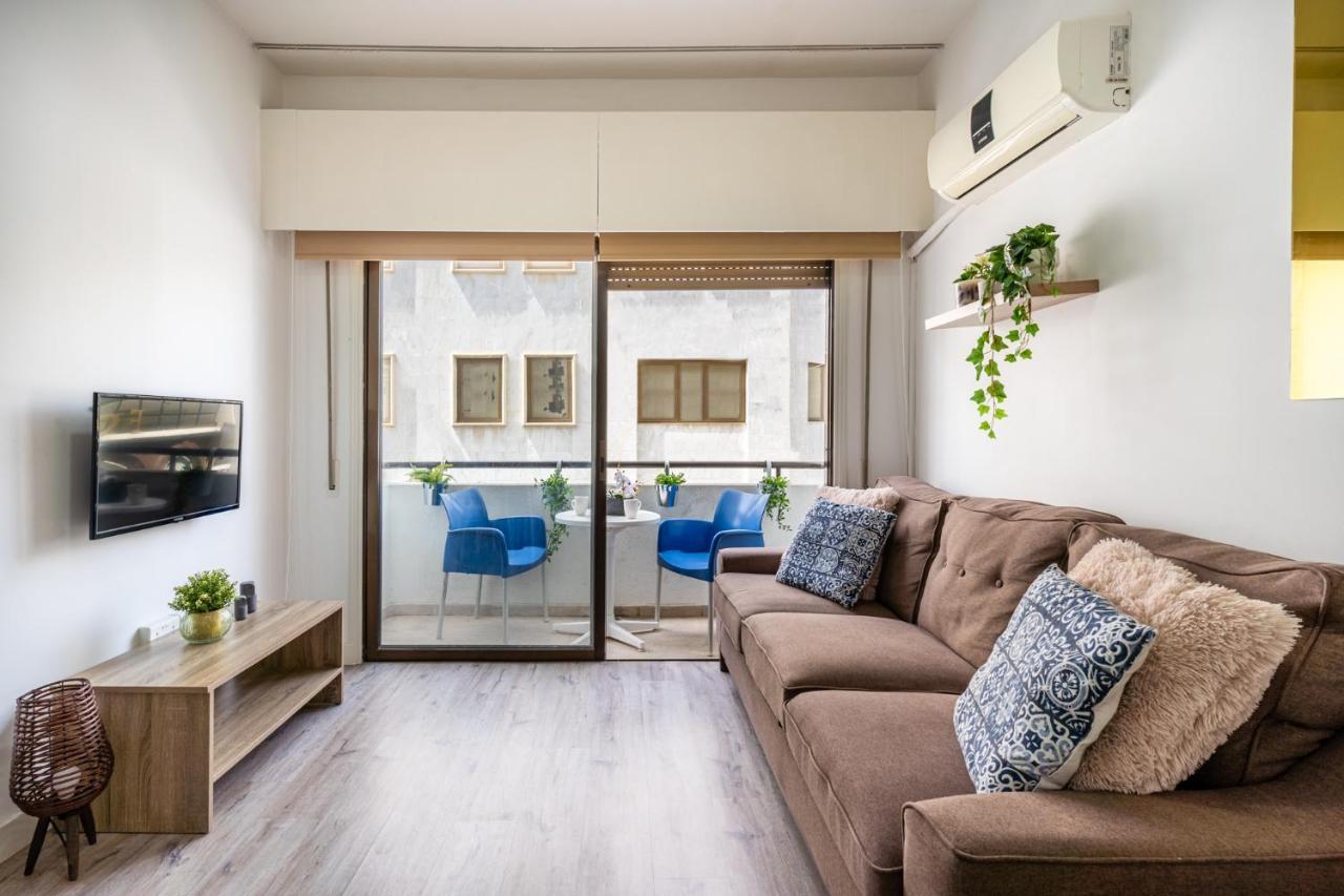 Eleni'S 1-Br Apt In Larnaca Center Bagian luar foto